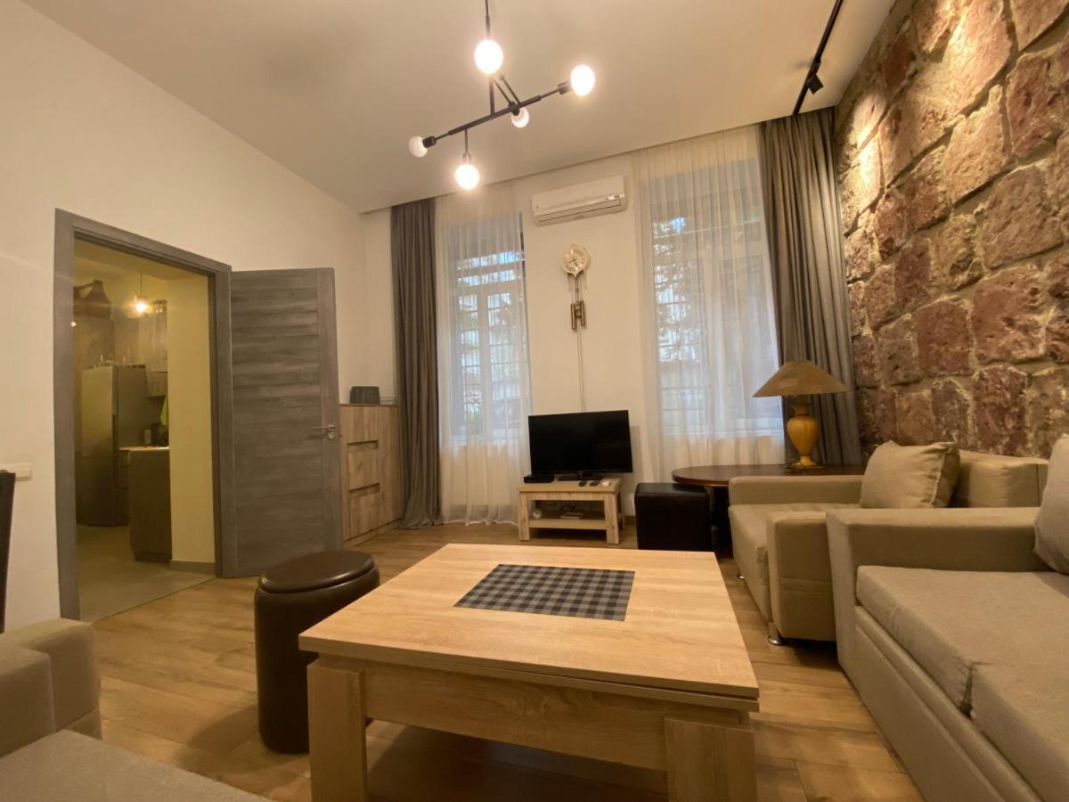 Nice Loft On Uznadze Street Tbilisi Exteriör bild